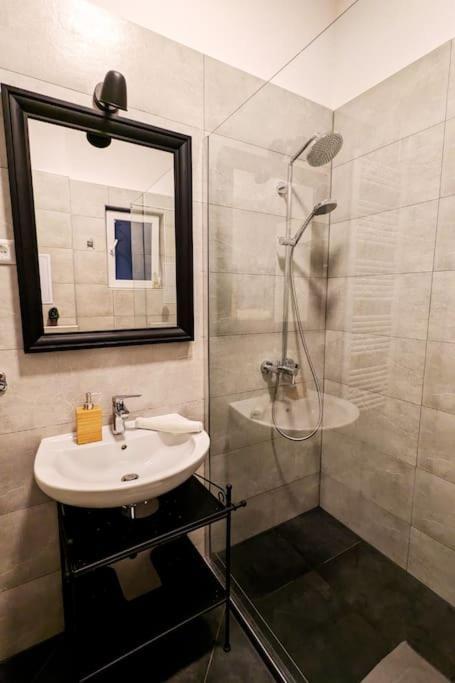 True Zagreb Centrally Located & Spacious Apartment Exterior photo